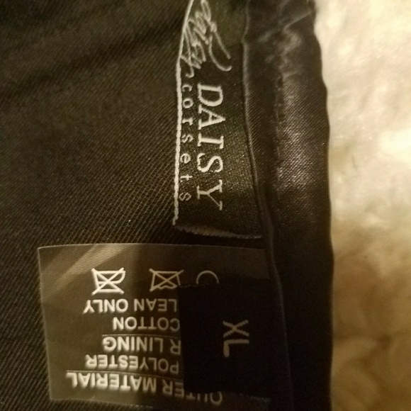 Black zip front corset - Picture 5 of 8